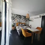 Tropical Lägenhet